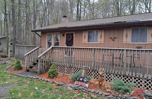 Gouldsboro Casa | Cozy 3 Bedroom home waiting for memories to be made at Big Bass Lake!!