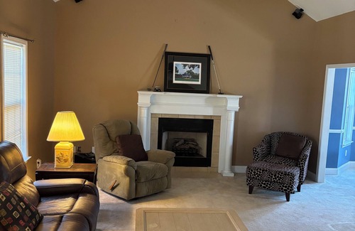 Thomson Casa | Cozy 3-bedroom house in nice country club community.Perfect for Masters