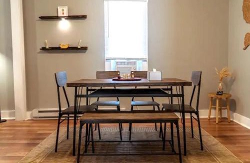 Maiden Casa | Cozy 3 Bedroom House w/Free Parking, Netflix, & More