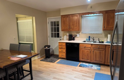 Edgewood Casa | Cozy 3-Bedroom House with WiFi, streaming TVs in Peaceful Edgewood