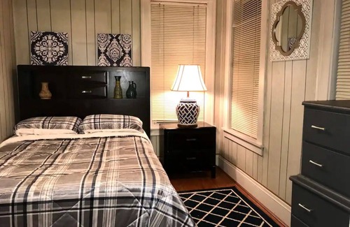 Little Italy Casa | Cozy 3 Bedroom In Little Italy