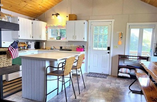 Belgrade Cabina | Cozy 3-bedroom Lakefront camp on Great Pond in Belgrade Maine w/ WiFi, AC