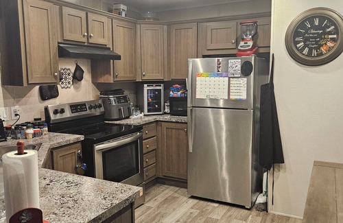 South View Casa | Cozy 3-bedroom mobile home in charming Fayetteville with WiFi, AC