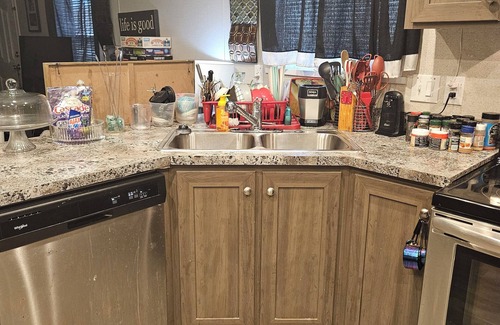 South View Casa | Cozy 3-bedroom mobile home in charming Fayetteville with WiFi, AC
