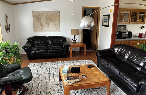 Frontenac Casa | Cozy 3-bedroom mobile home, Stay 5 days you get a free private boat tour