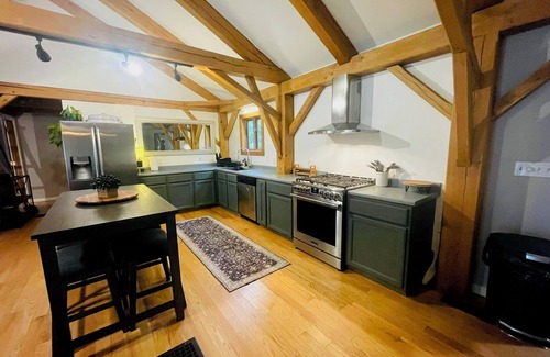 Fairfax Casa | Cozy 3-bedroom post and beam house in charming Fairfax