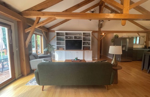 Fairfax Casa | Cozy 3-bedroom post and beam house in charming Fairfax