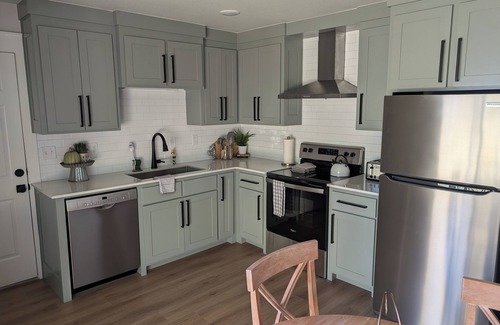 Fayetteville Casa | Cozy 3-bedroom, remodeled home in charming Fayetteville, AR centrally located.