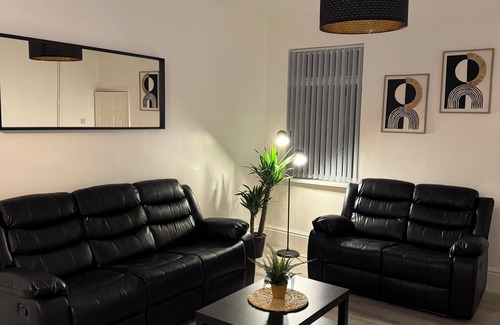 Smethwick Casa | Cozy 3-Bedroom Retreat in Birmingham