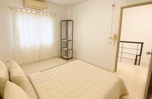 Ratsada Casa | Cozy 3 Bedroom Townhouse Phuket Town - Sleeps 7