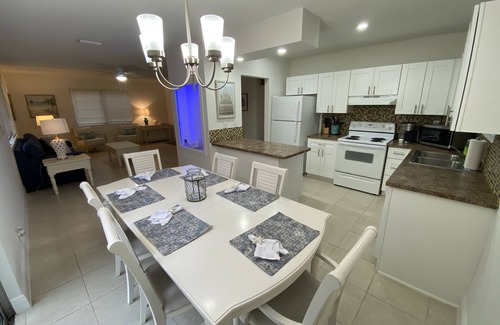 Sailboat Bend Apartamento | Cozy 3 Bedroom Apartment Nestled In Tranquil Sailboat Bend!