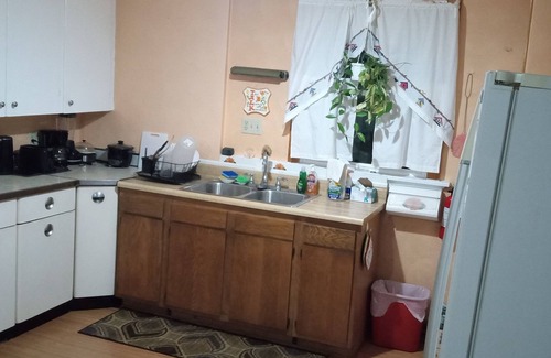 Downtown Toledo Casa | Cozy 3 bedrooms home.