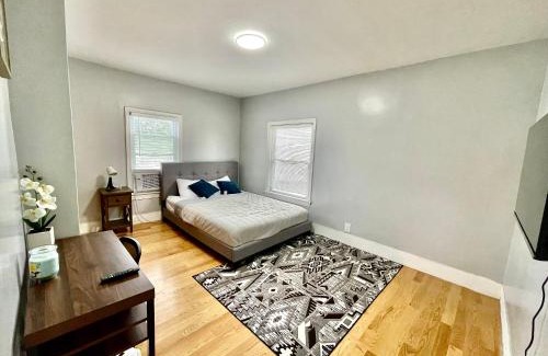 Quincy Apartamento | Cozy 3-Beds in 2-Bedrooms Apartment Near Quincy Adams