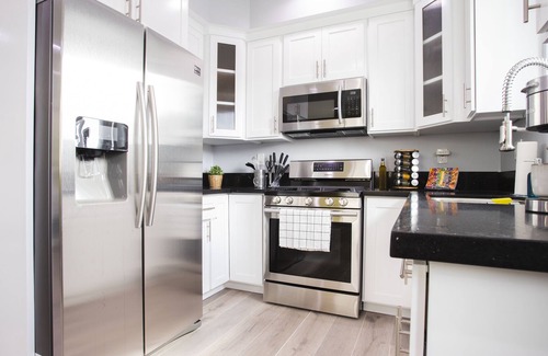 Pico-Union Casa | Cozy 3 BR near DTLA Perfect Work @ Home w/Parking