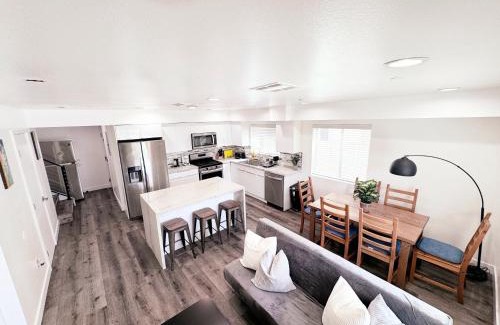 Mid City Apartamento | Cozy 3 BR Townhouse with Balcony