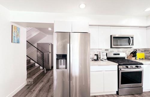 Mid City Apartamento | Cozy 3 BR Townhouse with Balcony