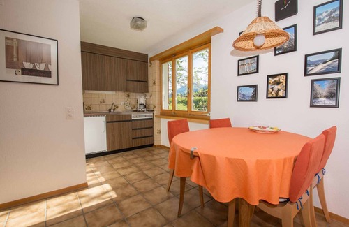 Adelboden Casa | Acogedor apartamento de 3 habitaciones con estudio para 8 personas en una zona tranquila.