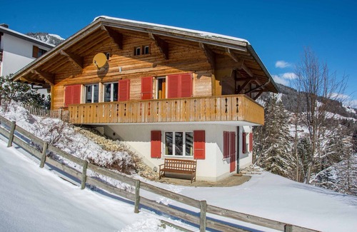 Adelboden Casa | Acogedor apartamento de 3 habitaciones con estudio para 8 personas en una zona tranquila.