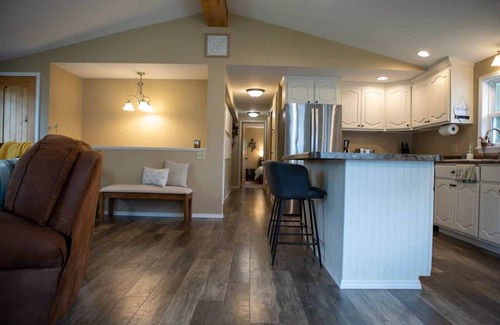 Marshfield Casa | Home in quiet neighborhood, 3BR/1.5 Bath in Marshfield, close to hospital.
