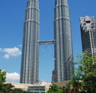 Sentul Pasar Apartamento | Cozy 3BR Apartment with KLCC View near Batu Caves & Free Parking