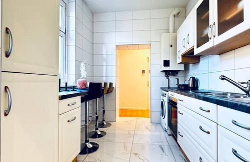 Liesing Apartamento | Cozy 3BR Apt Near Kaufpark Alterlaa