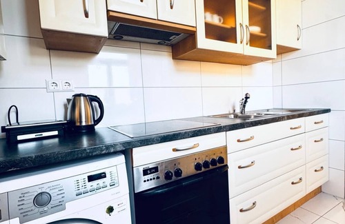 Liesing Apartamento | Cozy 3BR Apt Near Kaufpark Alterlaa