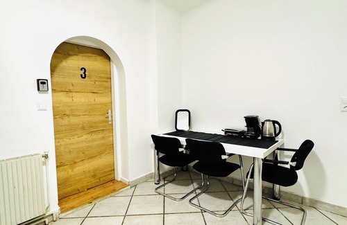 Meidling Apartamento | Cozy 3BR Apt with Garden Sleeps 10