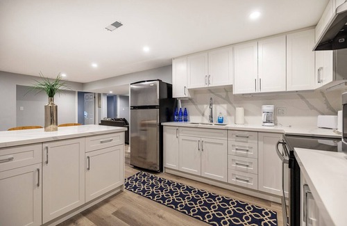 Lakeview Casa | Cozy 3BR Basement w/2 Baths