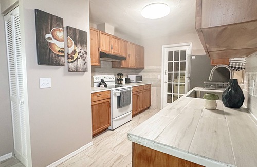 Port Malabar Casa | Cozy 3BR Family Home w/Office, Full Kitchen & Peaceful Vibe