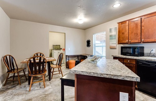 Saginaw Cabaña | Cozy 3BR Farmhouse Near Wineries, Eugene & TrackTown USA