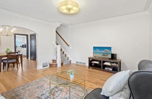 Des Moines Casa | Cozy 3br Home By Ingersoll Restaurant Scene