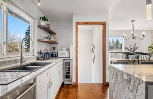 Kelvin Grove Casa | Cozy 3BR Home,Huge Backyard in Quiet Neighbourhood