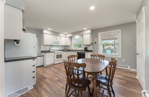 Bay City Casa | Cozy 3BR Home Near Park & Shops