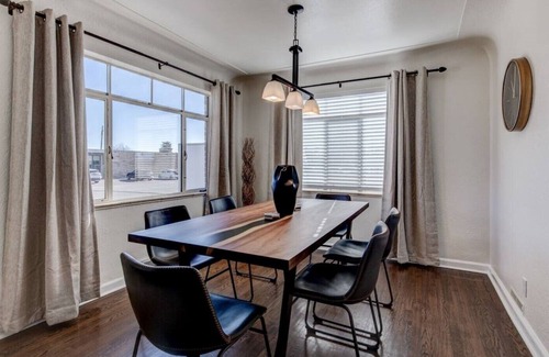 Barths Casa | Cozy 3BR Home w/King Bed & Backyard - Dog friendly