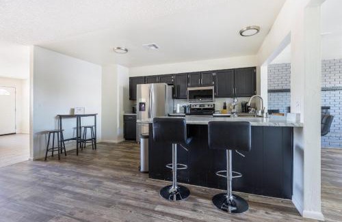 Alhambra Apartamento | Cozy 3BR House Near Attractions & Shopping