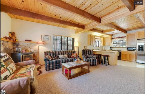 Mi-Wuk Village Cabina | Cozy 3BR Mi Wuk Cabin | Deck, Grill, Wi-Fi & more
