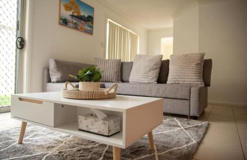 Bowenfels Casa | Cozy 3BR Retreat, Ensuite, Wi-Fi