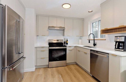 Orchard District Casa | Cozy 3BR Retreat in Midtown Bend