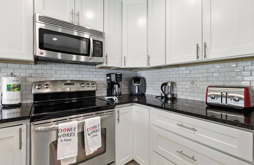 Seminole Casa | Cozy 3BR Retreat w/AC. Near Beaches & Hospitals in Seminole