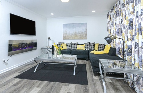 Union City Casa | Cozy 3BR Townhouse Minutes from Downtown & Airport