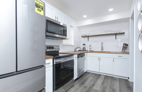 Union City Casa | Cozy 3BR Townhouse Minutes from Downtown & Airport