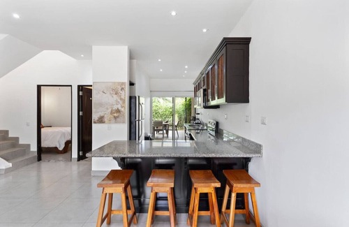 Villarreal Casa | Cozy 3BR Townhouse Near Tamarindo-2 Pools,Gym&More