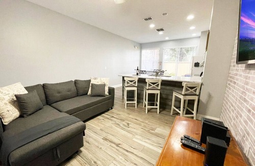 Crestwynd Bay Casa | Cozy 3BR Townhouse Next Disney
