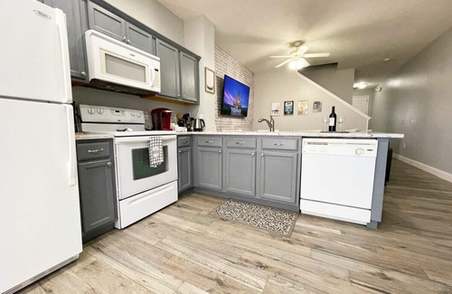 Crestwynd Bay Casa | Cozy 3BR Townhouse Next Disney