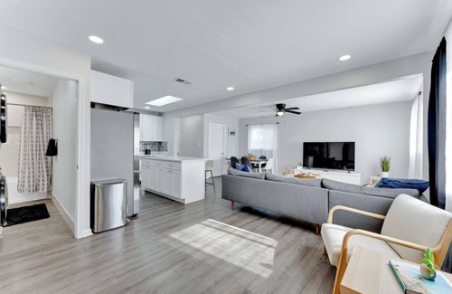 Northwest Casa | Comfortable 3BR VB Stay Great for 30+ Nights