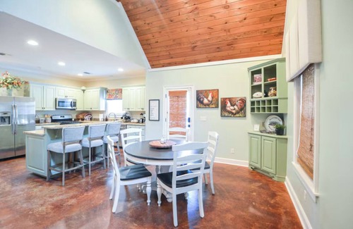 Starkville Casa | Cozy, 3Min Walk To Downtown, Firepit, King, SmartTv, 4Beds