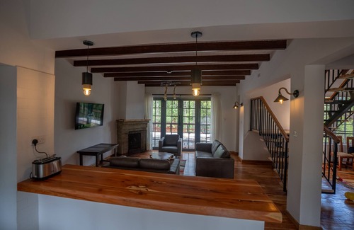 Naro Moru Cabina | Cozy 4 bedroom Cabin in Naromoru next to Mt Kenya Forest.