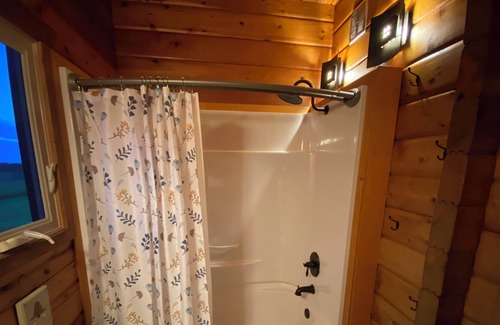 Torrington Casa | Cozy 4 bedroom cabin on secluded, charming farm
