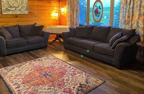 Torrington Casa | Cozy 4 bedroom cabin on secluded, charming farm