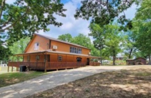 Flat Rock Cabina | Cozy 4-bedroom cabin with WiFi, AC in brilliant Flat Rock